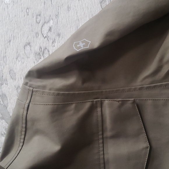 Victorinox Utility Charmotane Jacket Army Green SzS - Picture 7 of 12
